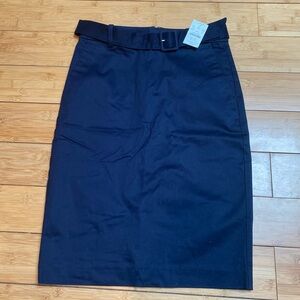 Lightweight pencil skirt